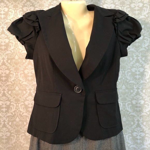 Anthropologie Jackets & Blazers - Anthropologie Bow Arrow short ruffle sleeve blazer